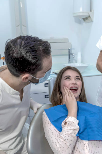 Best Urgent Tooth Repair  in North Miami, FL